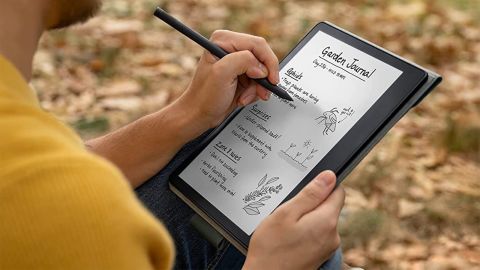 Amazon’s Kindle Scribe makes reading and writing a joy — for a high price