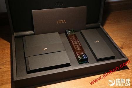 全球最拉风手机Yota 3国行发布：用它看书太舒服了