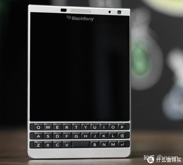 Blackberry Passport，方方的屏幕